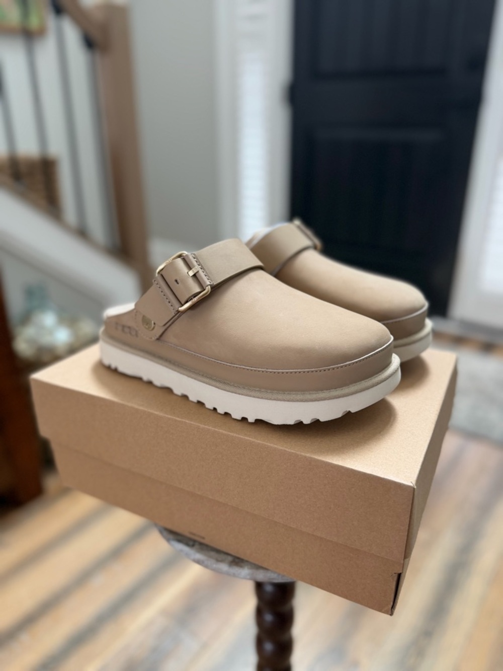 UGG golden star clogs